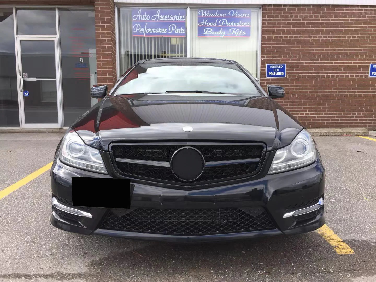 MERC W204 C CLASS BLACK AMG STYLE GRILLE