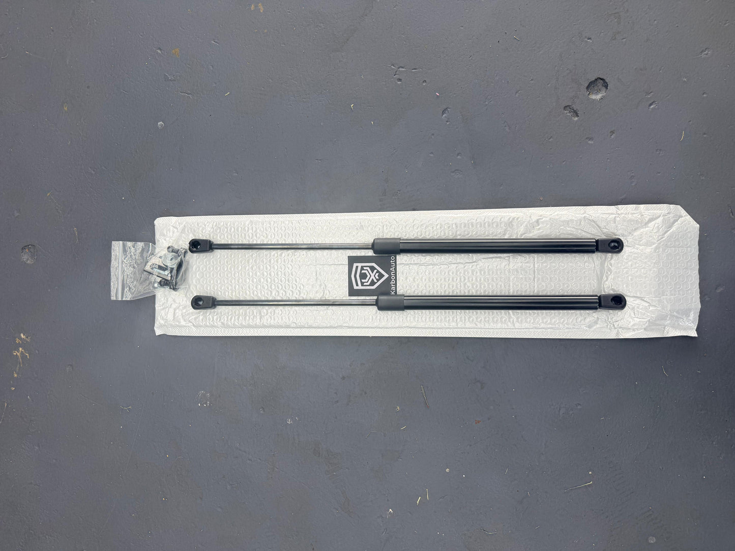 MK8 GOLF 8 BONNET STRUTS