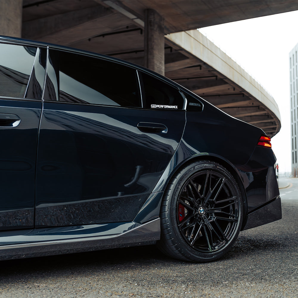 BMW M5 MP CARBONN SIDE SKIRT G90 & G99