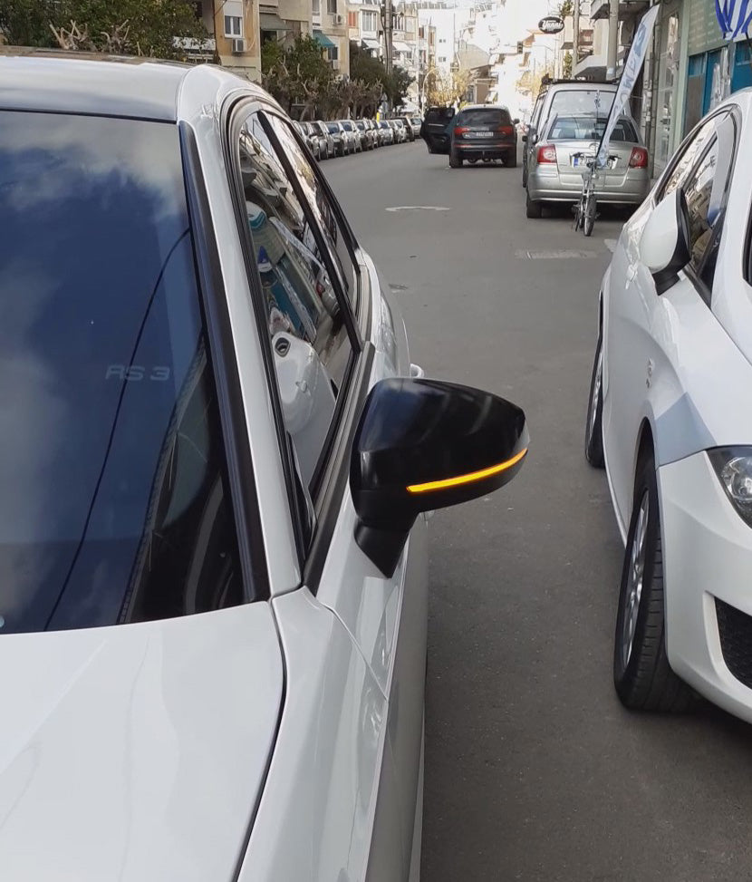 AUDI PRE-FACELIFT DYNAMIC LED MIRROR TURN SIGNAL
