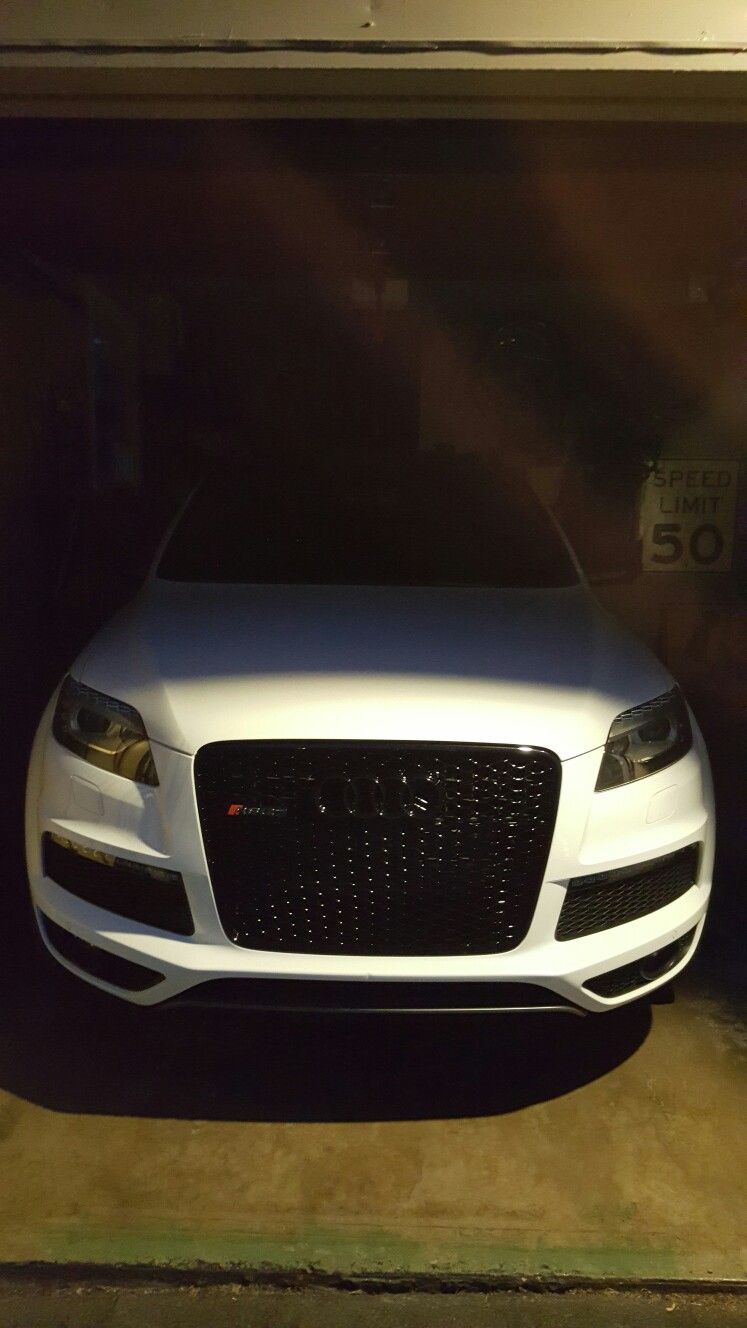AUDI RSQ7 4L GRILLE