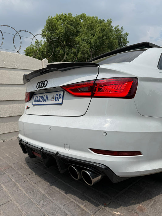 AUDI GLOSS BLACK S3 8V1 LED DIFFUSER