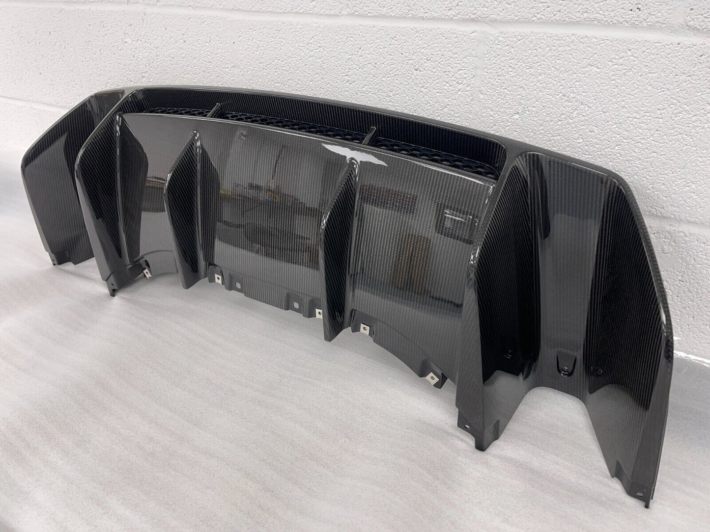 AUDI R8 4S VRS STYLE CARBON FIBRE DIFFUSER