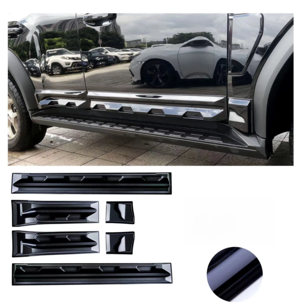 JETOUR T2 DARK KNIGHT STYLE DOOR CLADDING (GLOSS BLACK)