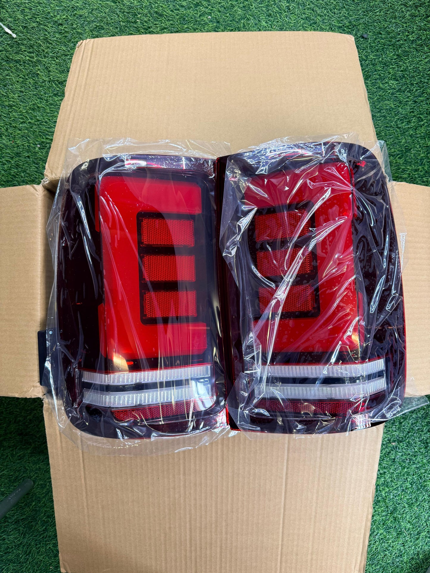 AMAROK DYNAMIC LED TAIL LIGHTS