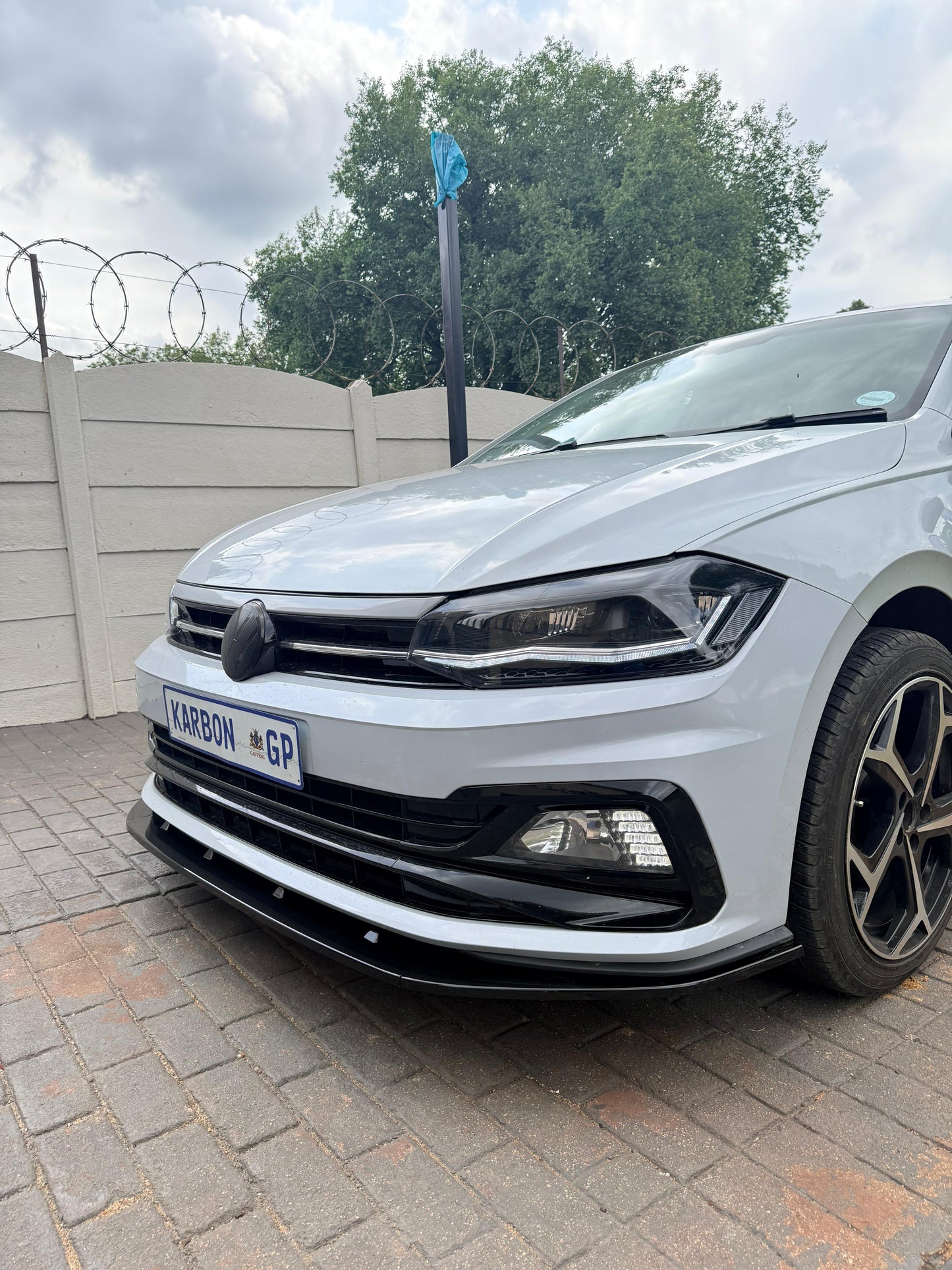 POLO 8 AW GLOSS BLACK 3-PIECE FRONT LIP