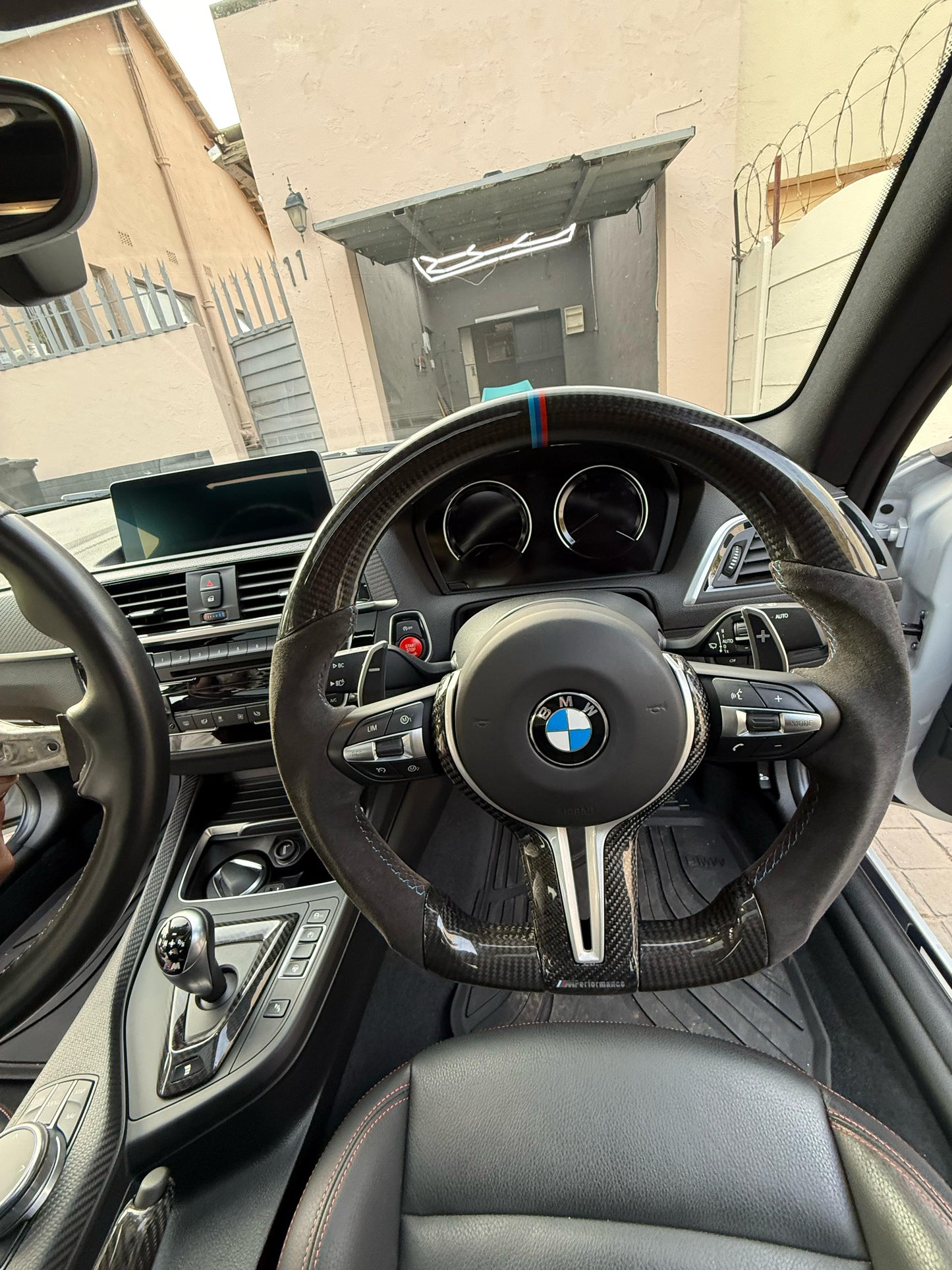 F-SERIES CARBON FIBER STEERING WHEEL