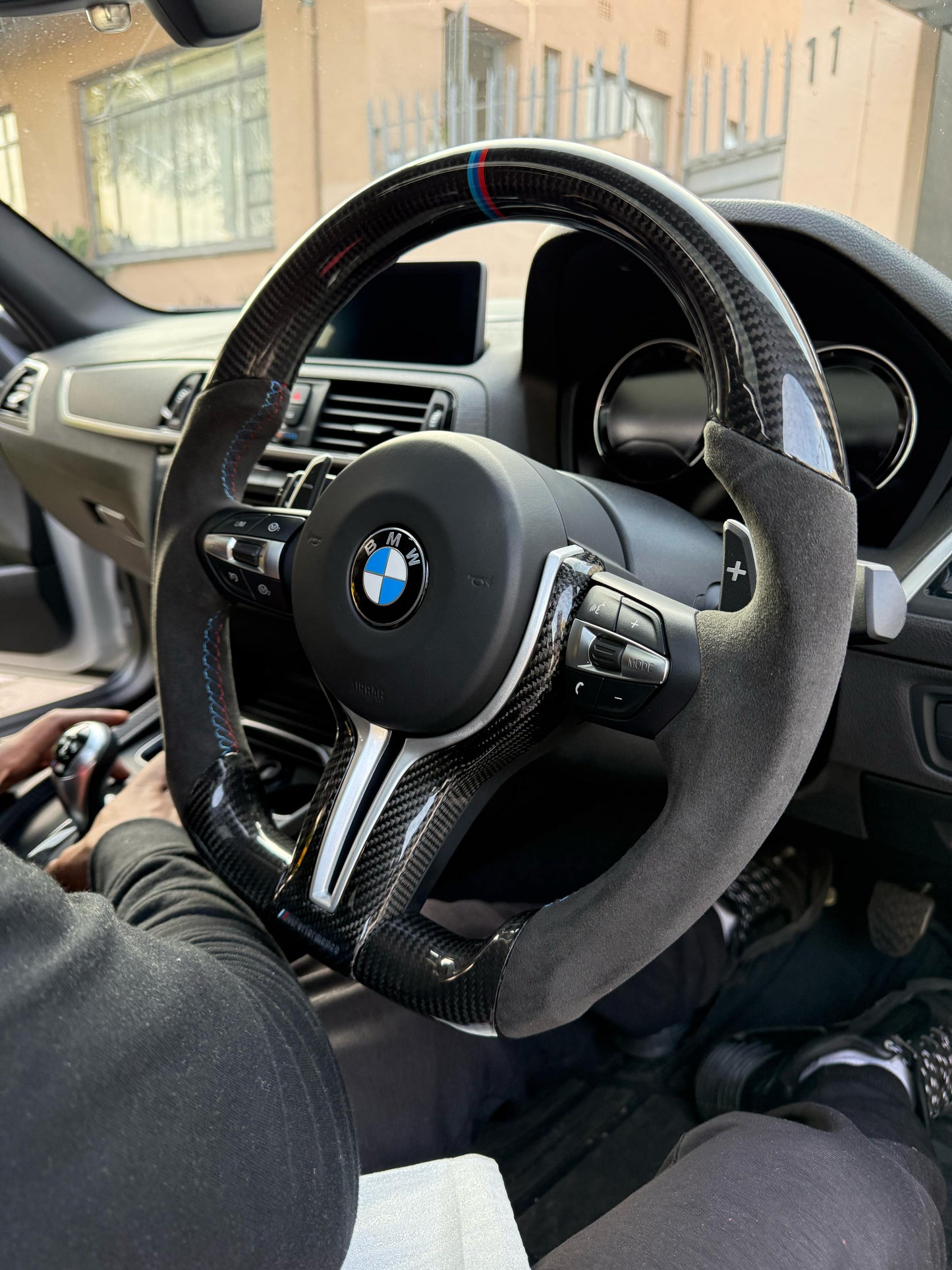 F-SERIES CARBON FIBER STEERING WHEEL