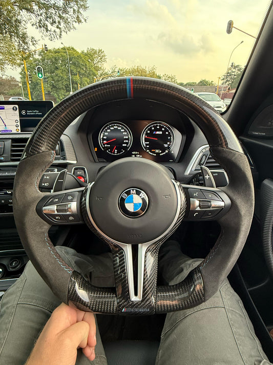 F-SERIES CARBON FIBER STEERING WHEEL