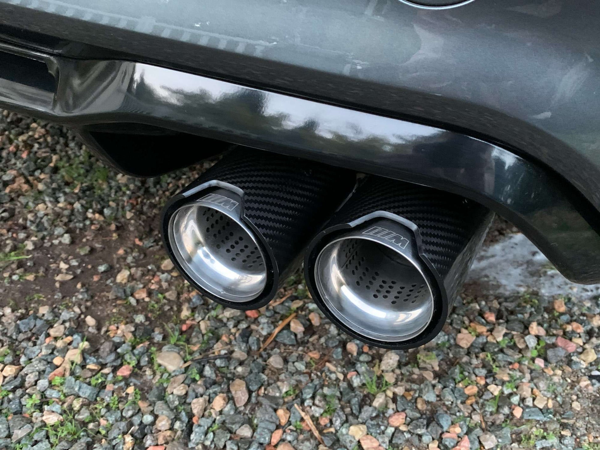 Tale Pipe F-SERIES PERFORMANCE STYLE CARBON FIBRE EXHAUST TAIL PIPES – Karbon Auto