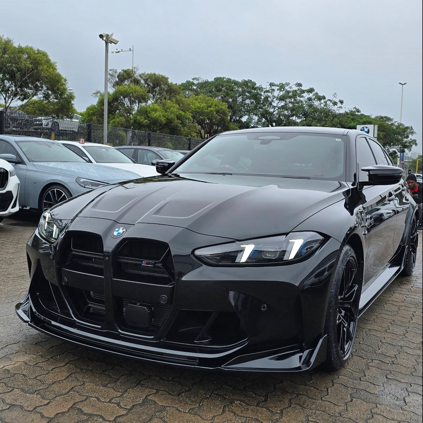 G80/G82 GLOSS BLACK V STYLE LIP