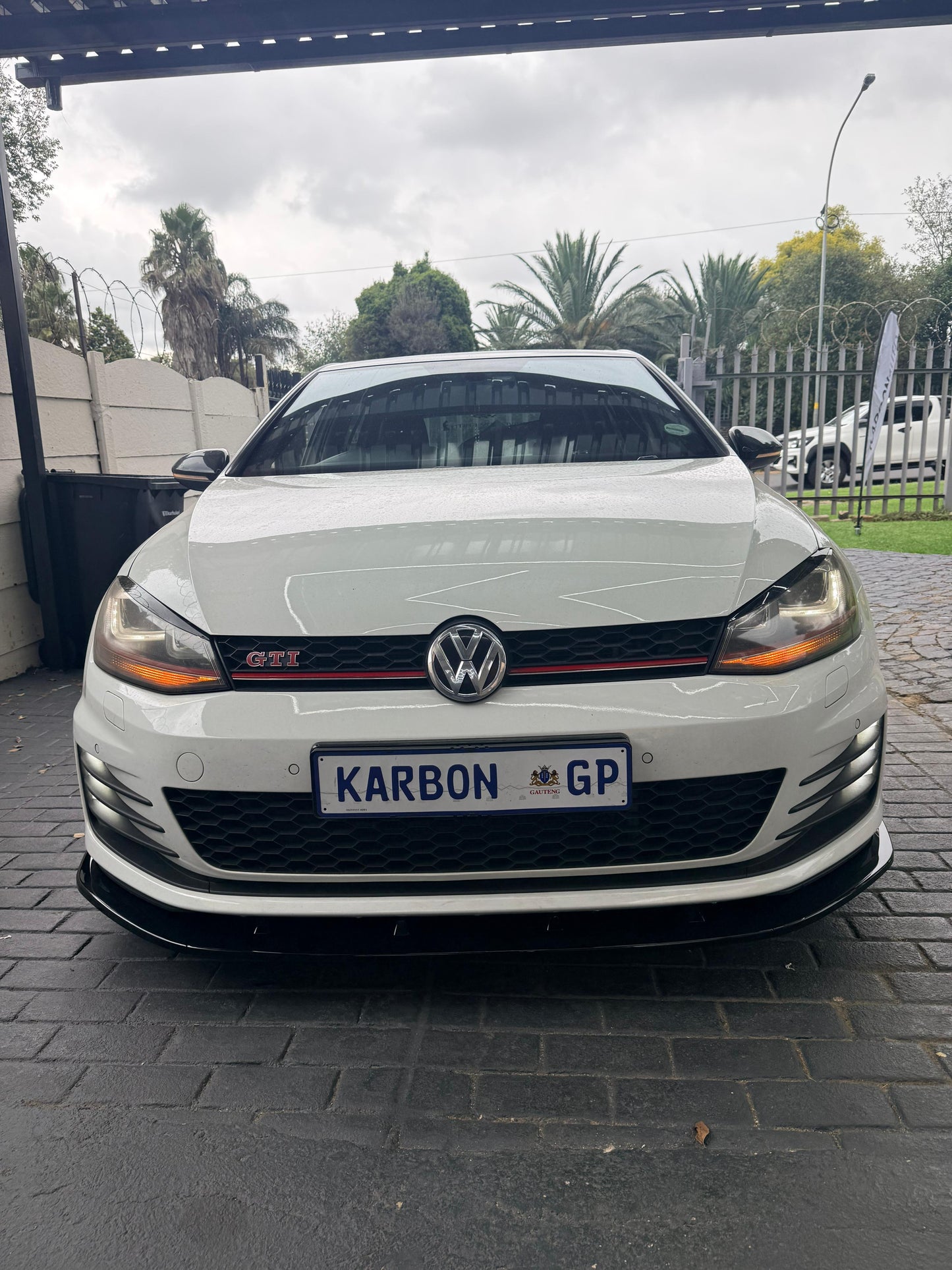 GOLF 7 R/ GTI GLOSS BLACK FRONT LIP