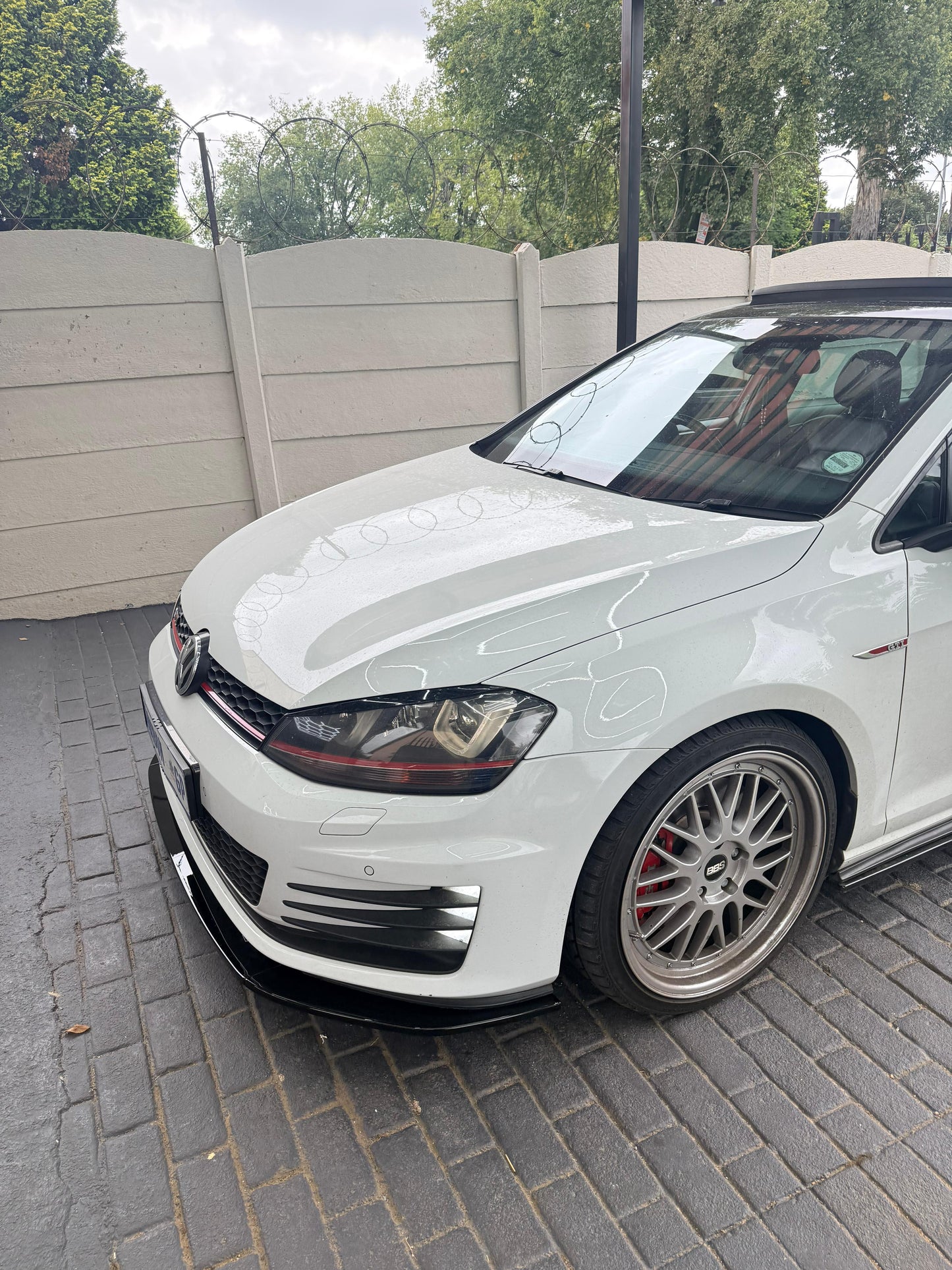 GOLF 7 R/ GTI GLOSS BLACK FRONT LIP
