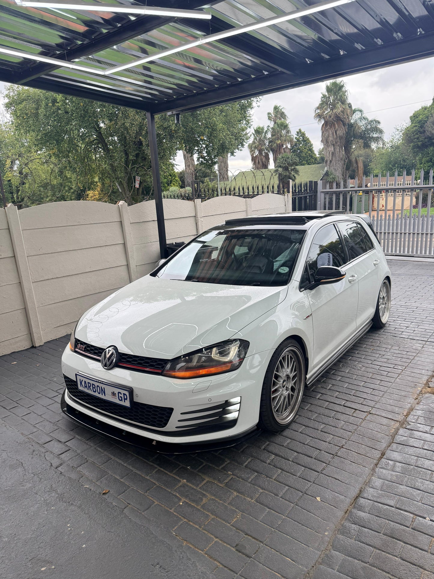 GOLF 7 R/ GTI GLOSS BLACK FRONT LIP