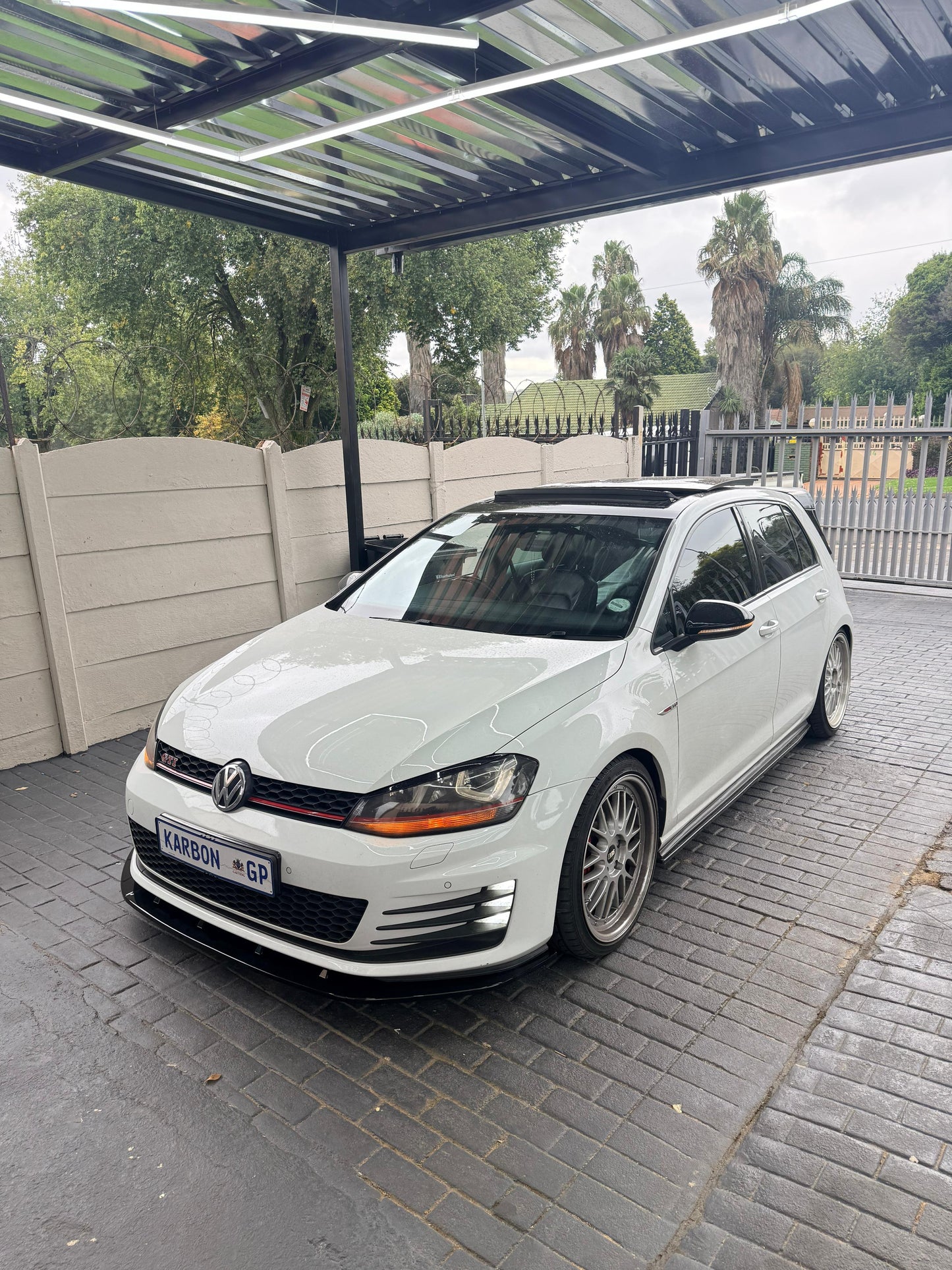 GOLF 7 R/ GTI GLOSS BLACK FRONT LIP