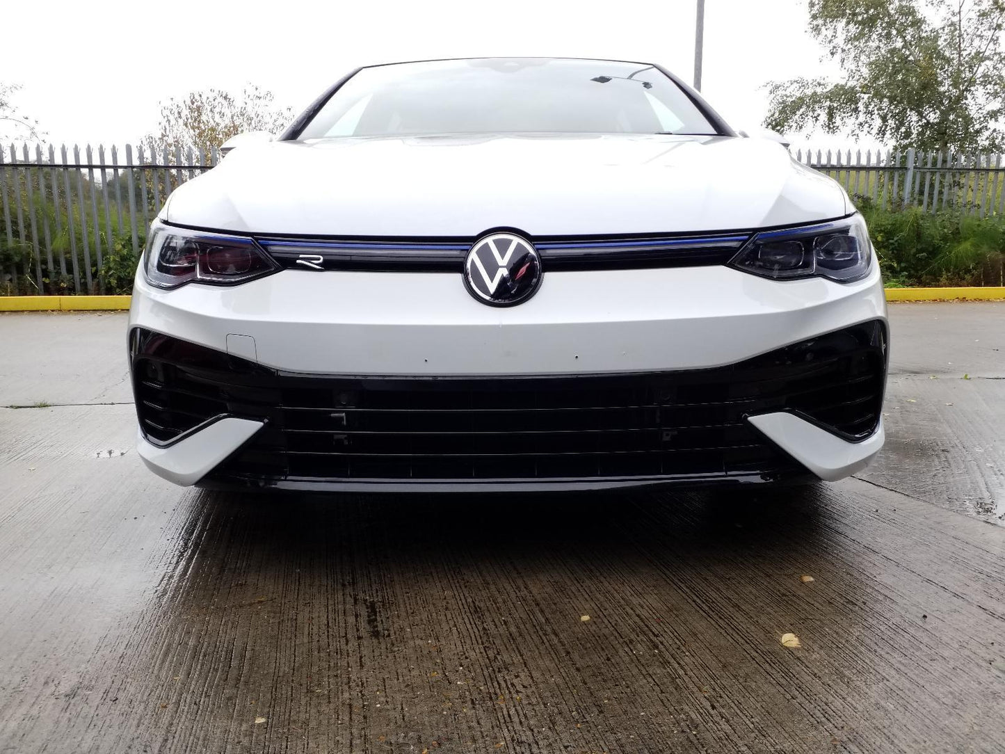 GOLF 8 R STYLE FRONT BUMPER